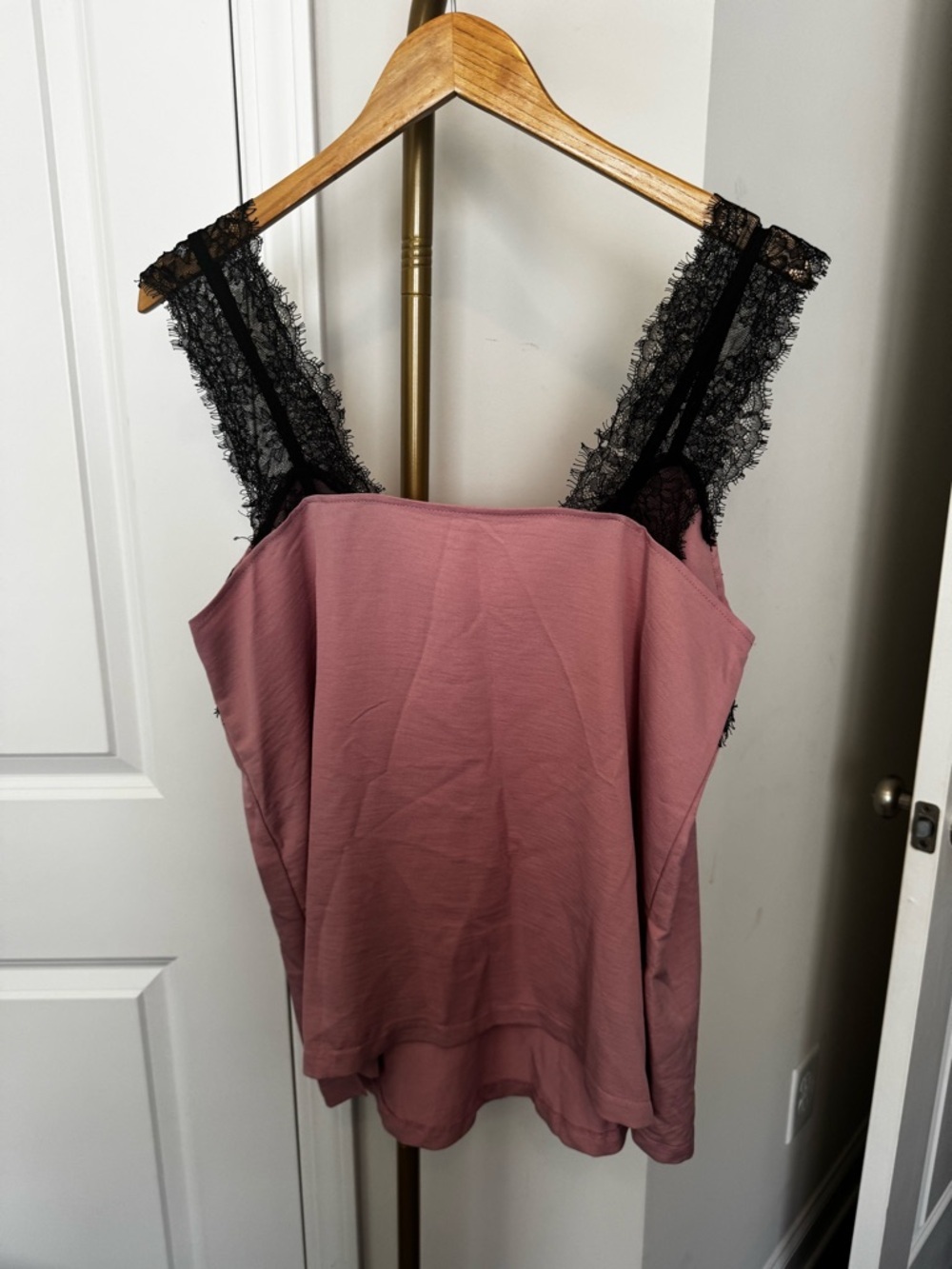 🎀 Dusty Rose Lace Trim Cami 🎀 - Picture 5 of 5